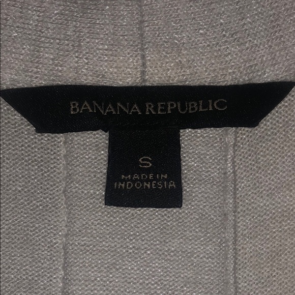Banana Republic Cream Cardigan - Picture 2 of 2